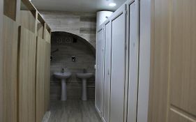 Blossom Hostel Updated ! Обновлено !!! City Center! Perfect Order!!! Snow-White Bed Linen!!! Идеальный Порядок!!! Белоснежное Постельное Белье!!! Центр Города !!!