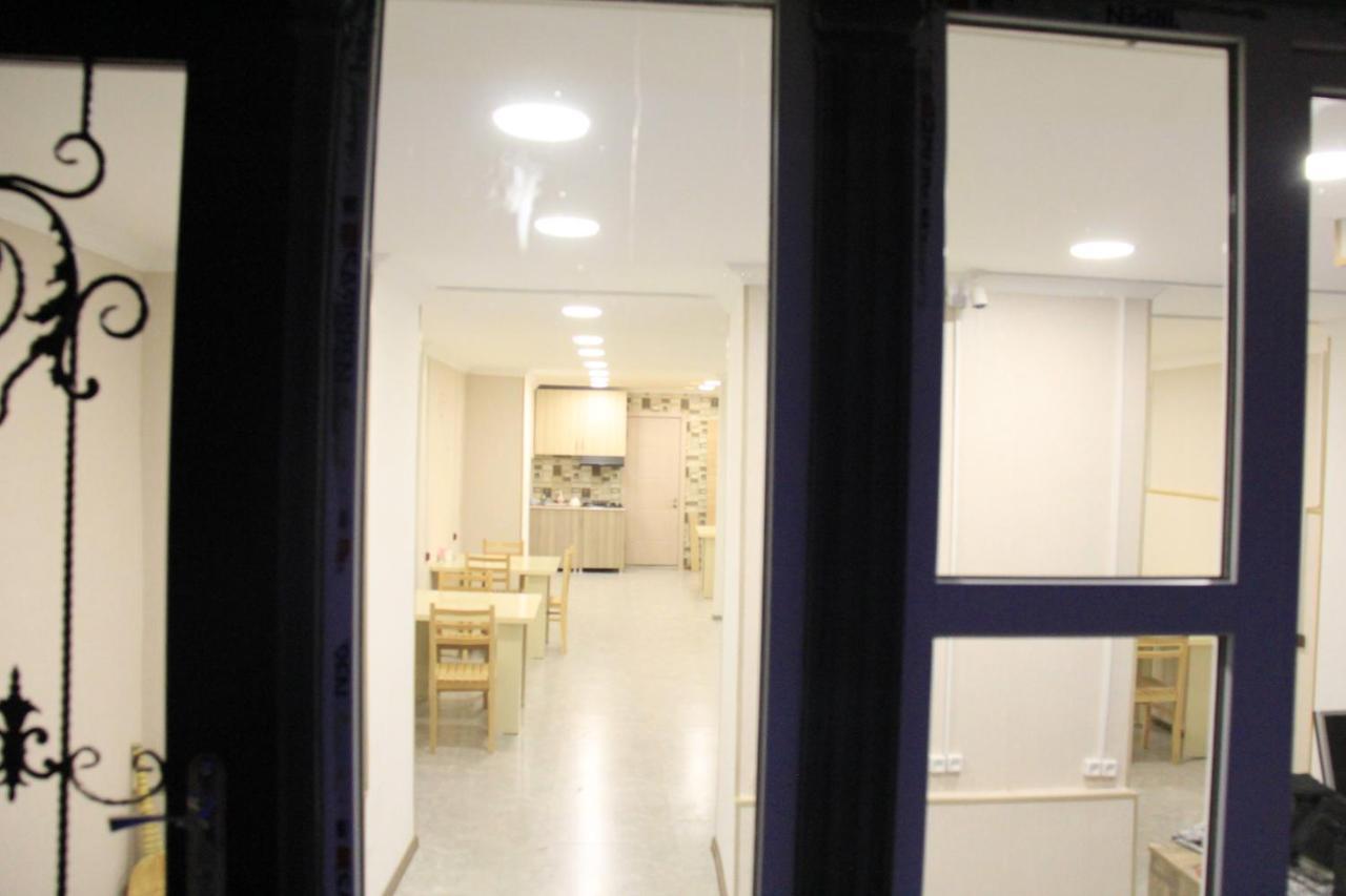 Blossom Hostel Updated ! Обновлено !!! City Center! Perfect Order!!! Snow-White Bed Linen!!! Идеальный Порядок!!! Белоснежное Постельное Белье!!! Центр Города !!! Tbilisi Exterior photo