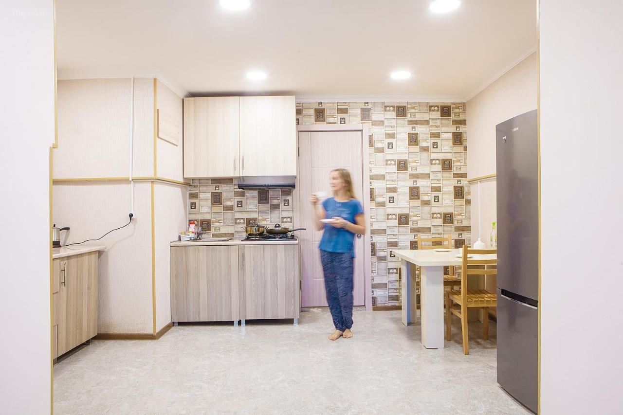 Blossom Hostel Updated ! Обновлено !!! City Center! Perfect Order!!! Snow-White Bed Linen!!! Идеальный Порядок!!! Белоснежное Постельное Белье!!! Центр Города !!! Tbilisi Exterior photo